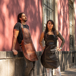 Mandil Piel Café